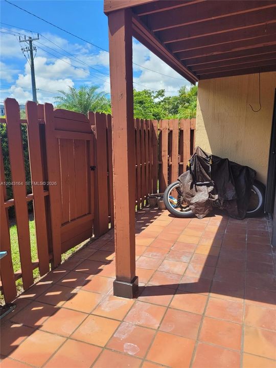 En Venta: $345,000 (2 camas, 2 baños, 1290 Pies cuadrados)