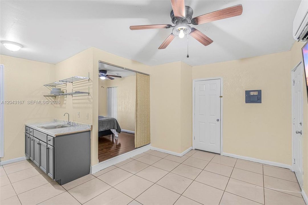 For Rent: $1,300 (1 beds, 1 baths, 0 Square Feet)