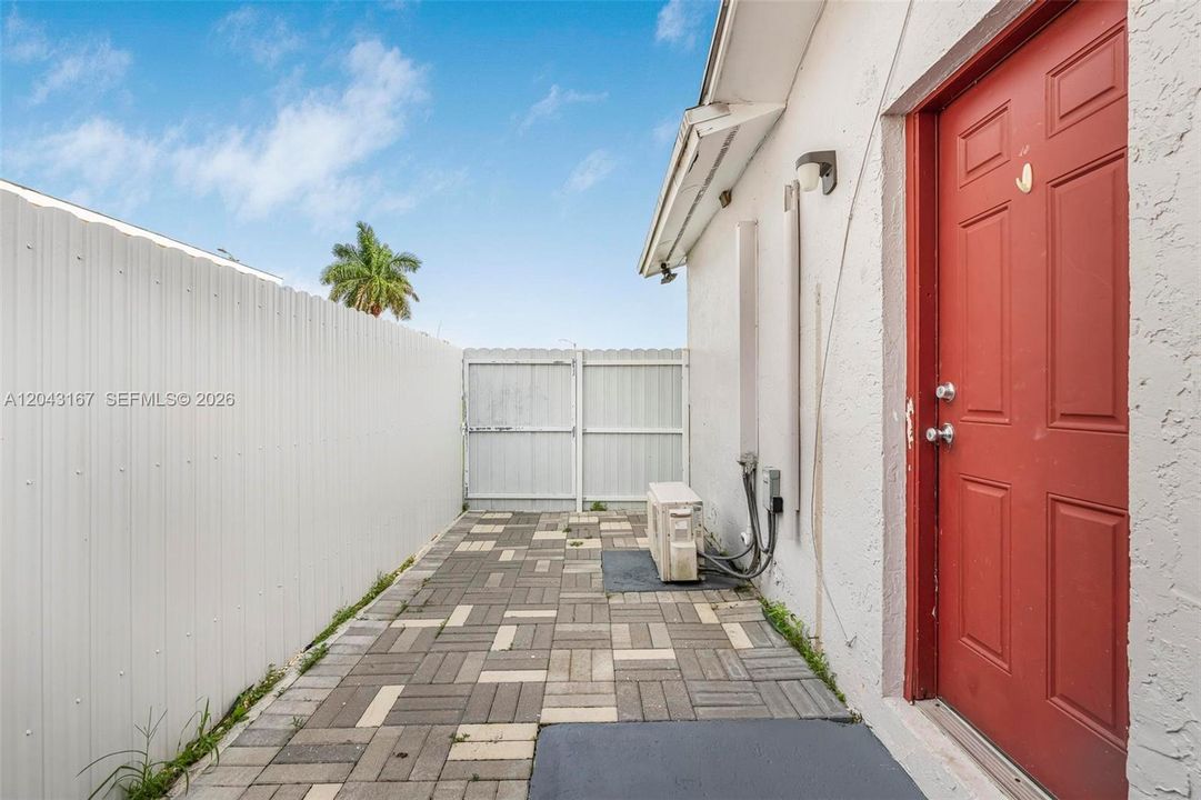 For Rent: $1,300 (1 beds, 1 baths, 0 Square Feet)