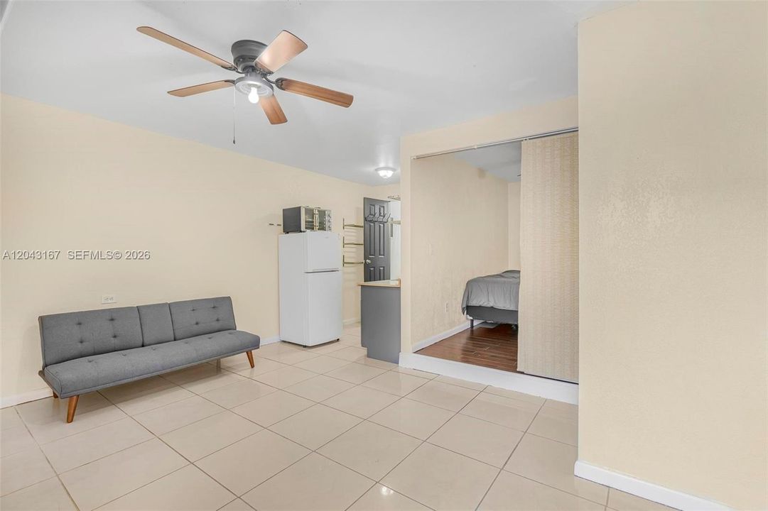 For Rent: $1,300 (1 beds, 1 baths, 0 Square Feet)