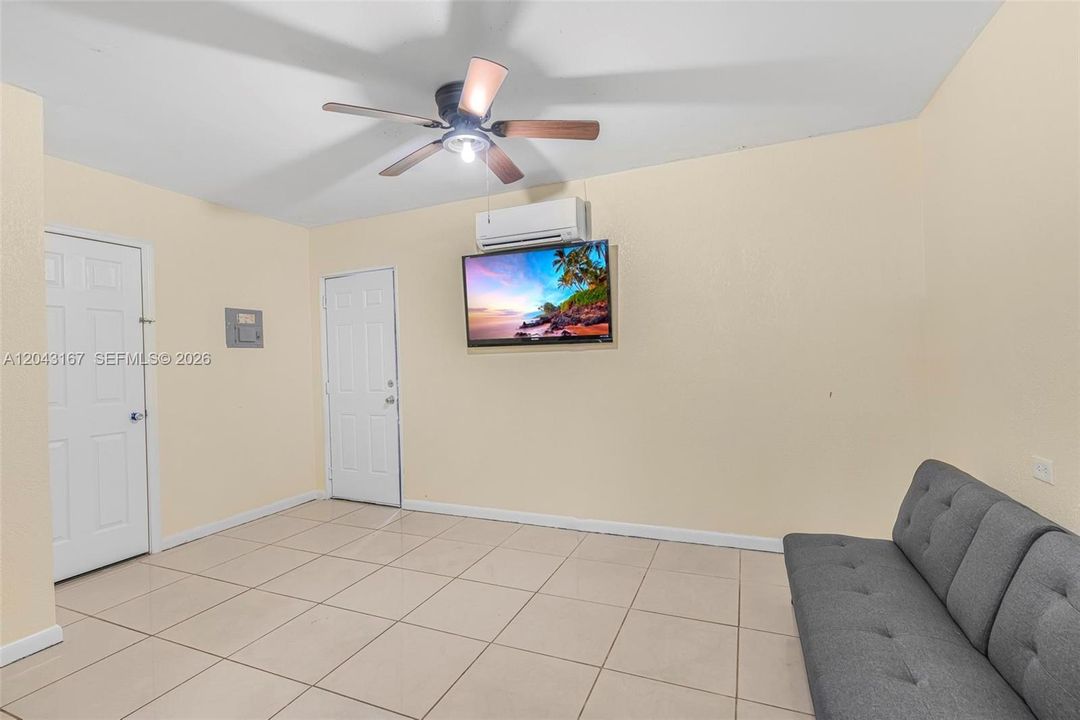 For Rent: $1,300 (1 beds, 1 baths, 0 Square Feet)