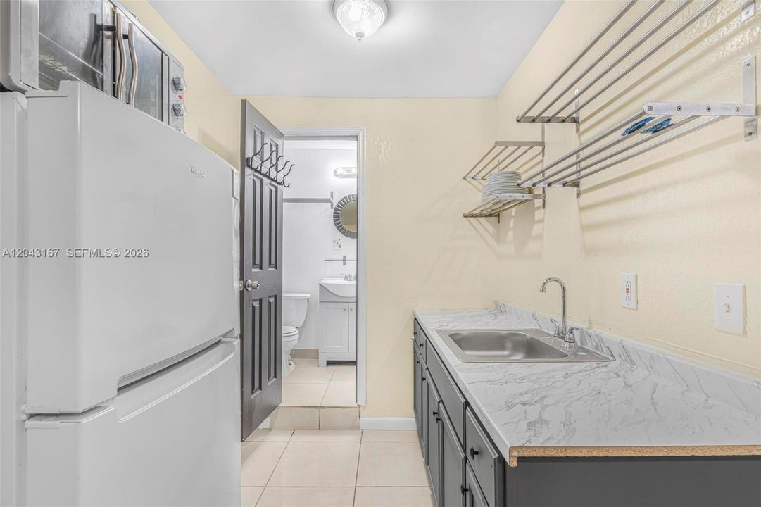 For Rent: $1,300 (1 beds, 1 baths, 0 Square Feet)
