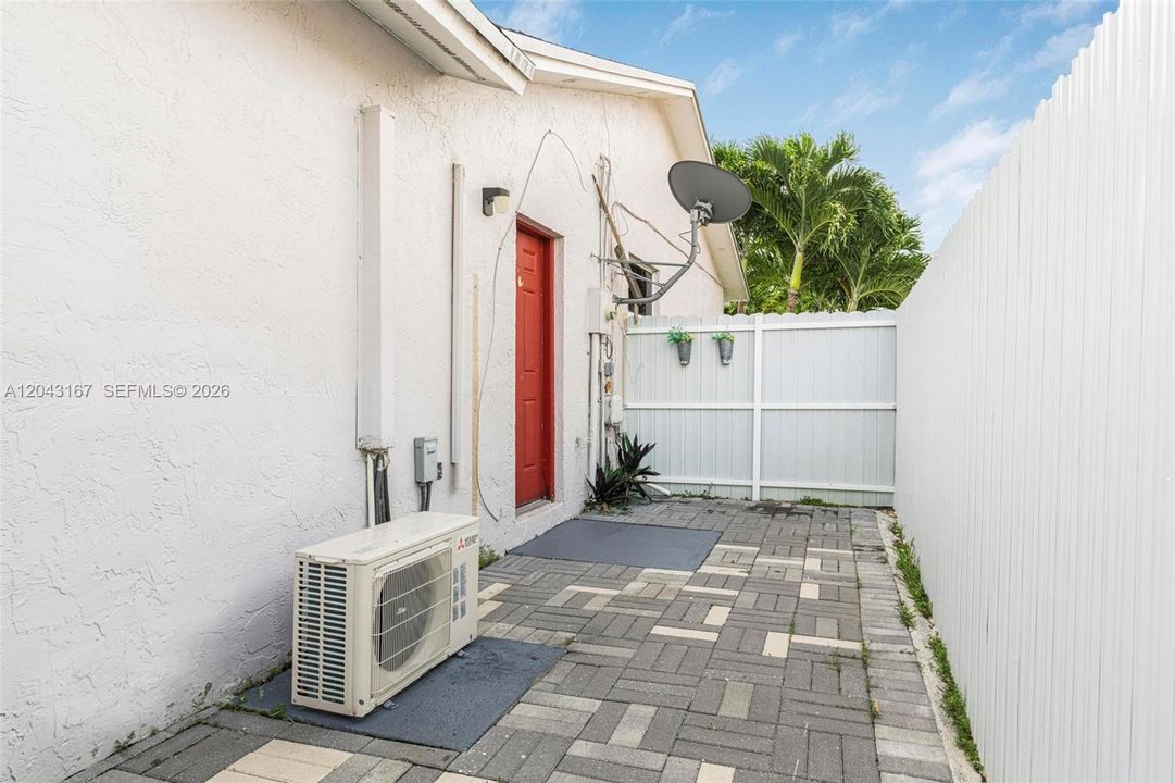 For Rent: $1,300 (1 beds, 1 baths, 0 Square Feet)