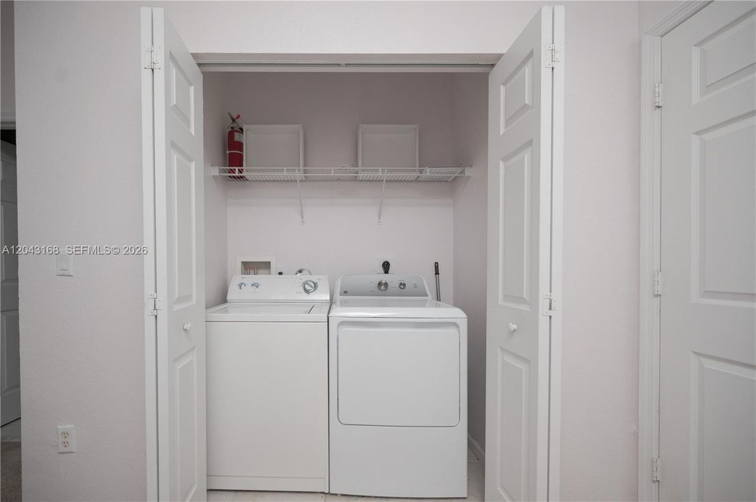 En Venta: $340,000 (3 camas, 2 baños, 1564 Pies cuadrados)
