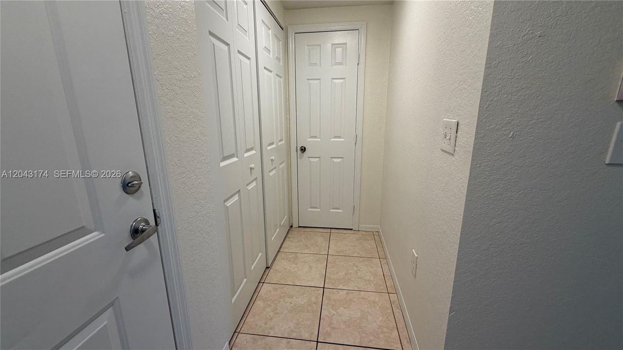 For Rent: $2,000 (2 beds, 2 baths, 1004 Square Feet)