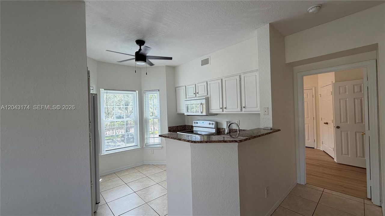 For Rent: $2,000 (2 beds, 2 baths, 1004 Square Feet)