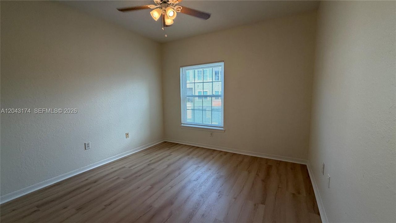 For Rent: $2,000 (2 beds, 2 baths, 1004 Square Feet)