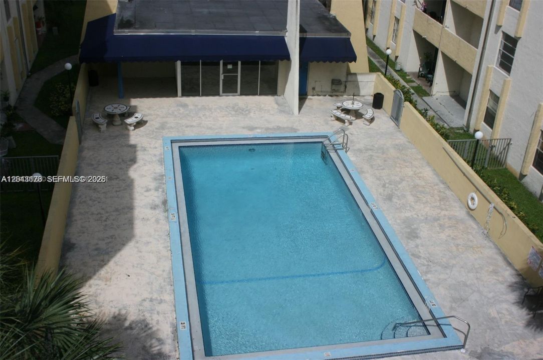 For Rent: $2,150 (2 beds, 2 baths, 960 Square Feet)