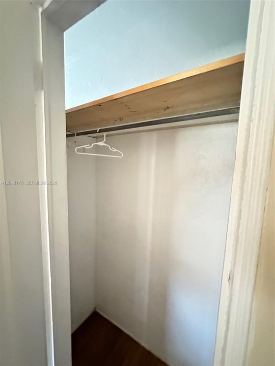 В аренду: $1,900 (2 спален, 1 ванн, 886 Квадратных фут)