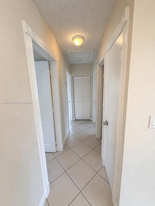 En Renta: $3,250 (4 camas, 2 baños, 1156 Pies cuadrados)