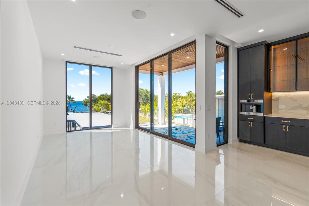 На продажу: $11,750,000 (7 спален, 7 ванн, 6585 Квадратных фут)