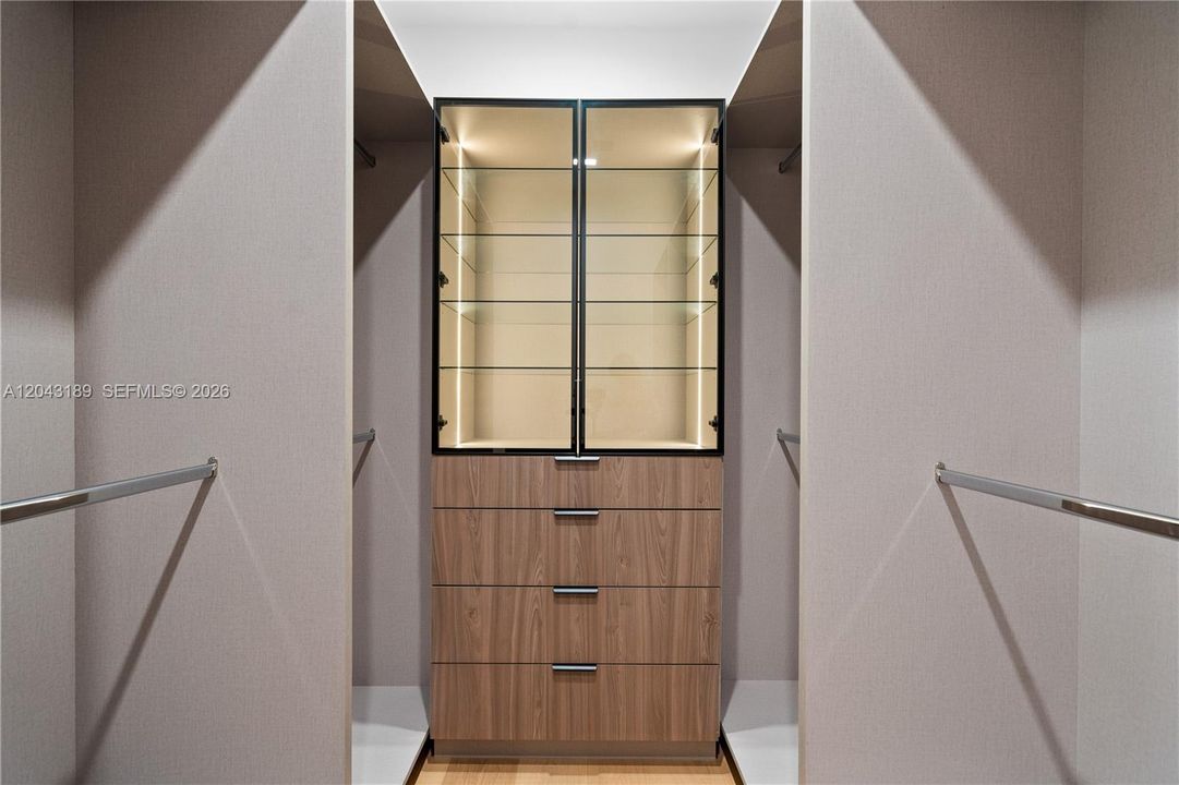 На продажу: $11,750,000 (7 спален, 7 ванн, 6585 Квадратных фут)