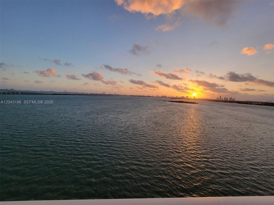 For Rent: $5,400 (2 beds, 2 baths, 1594 Square Feet)