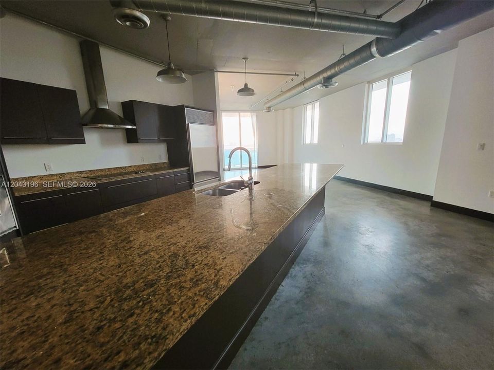 For Rent: $5,400 (2 beds, 2 baths, 1594 Square Feet)