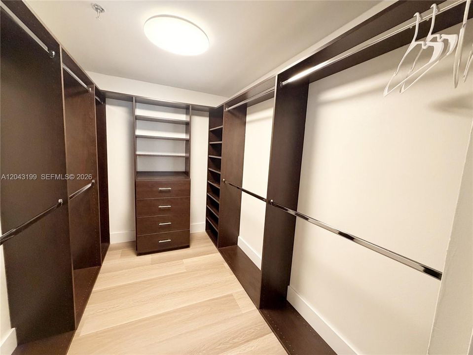 В аренду: $4,200 (1 спален, 1 ванн, 1197 Квадратных фут)
