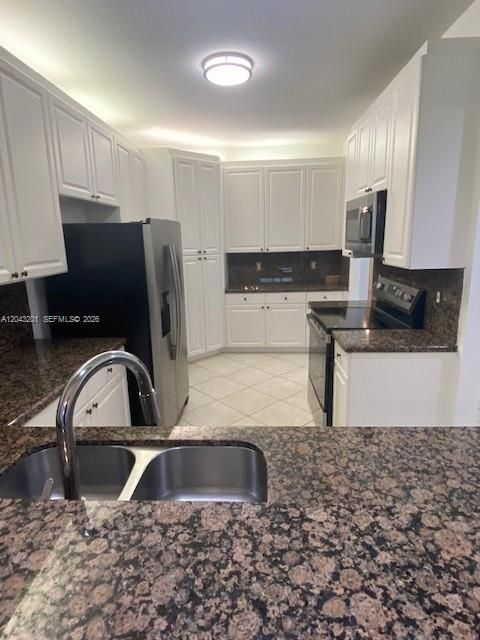 For Rent: $3,500 (3 beds, 2 baths, 1710 Square Feet)