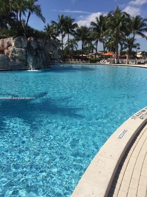 For Rent: $3,500 (3 beds, 2 baths, 1710 Square Feet)