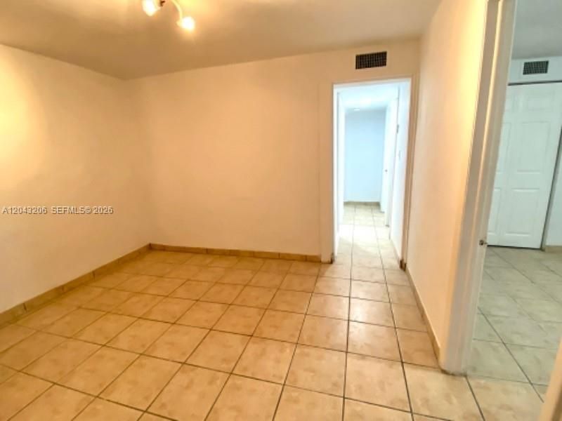 В аренду: $2,250 (2 спален, 1 ванн, 2326 Квадратных фут)