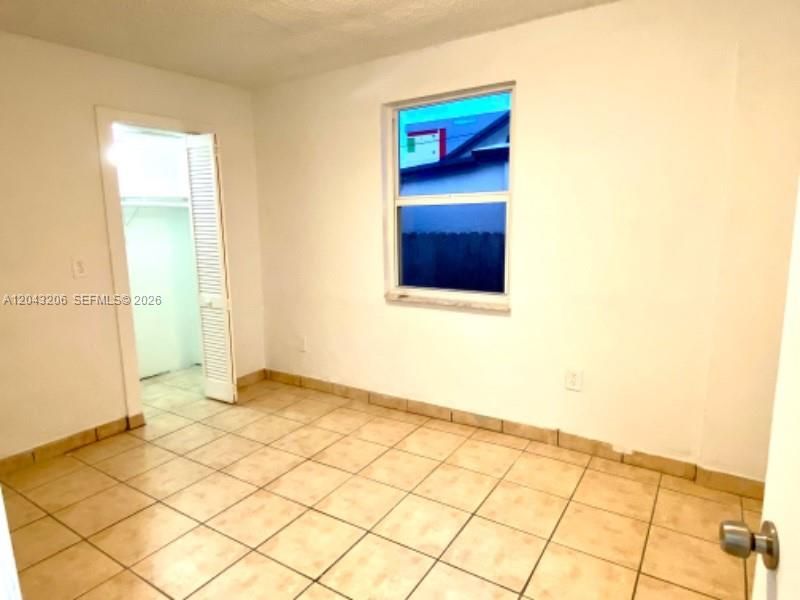 В аренду: $2,250 (2 спален, 1 ванн, 2326 Квадратных фут)