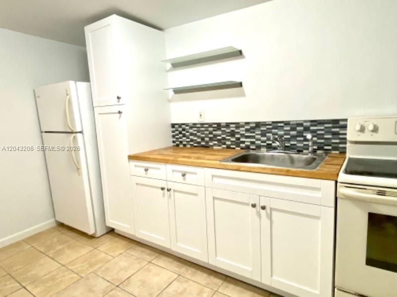 В аренду: $2,250 (2 спален, 1 ванн, 2326 Квадратных фут)