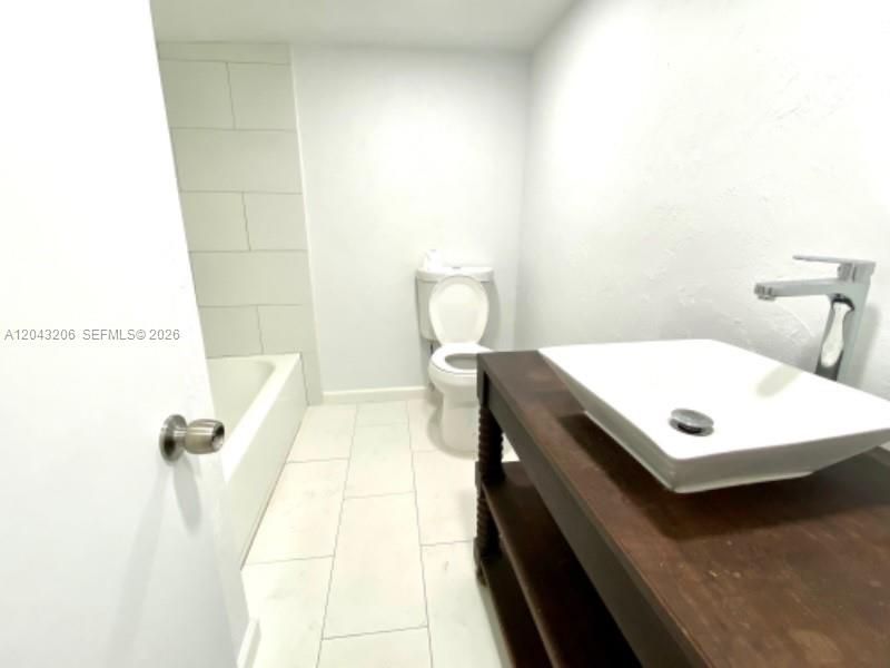 В аренду: $2,250 (2 спален, 1 ванн, 2326 Квадратных фут)