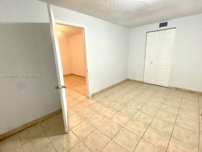 В аренду: $2,250 (2 спален, 1 ванн, 2326 Квадратных фут)
