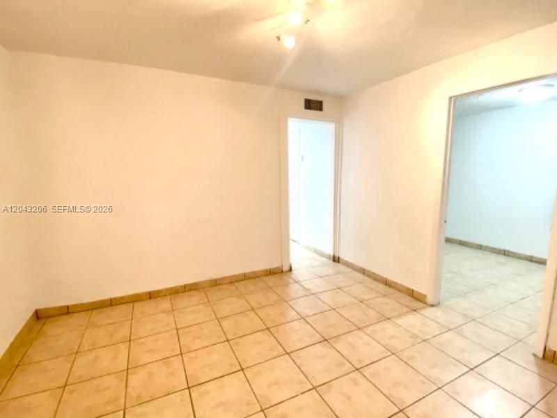 В аренду: $2,250 (2 спален, 1 ванн, 2326 Квадратных фут)