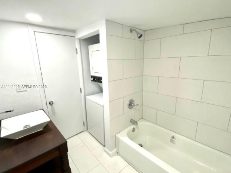 В аренду: $2,250 (2 спален, 1 ванн, 2326 Квадратных фут)
