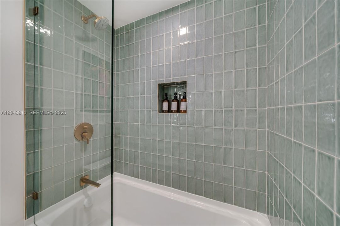 For Sale: $450,000 (0 beds, 1 baths, 367 Square Feet)