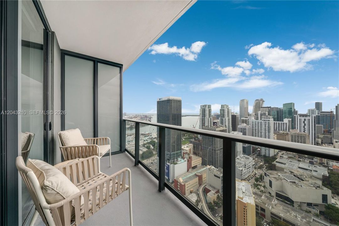 For Sale: $450,000 (0 beds, 1 baths, 367 Square Feet)