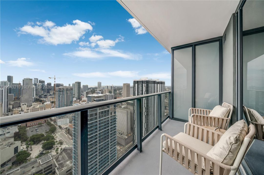 For Sale: $450,000 (0 beds, 1 baths, 367 Square Feet)