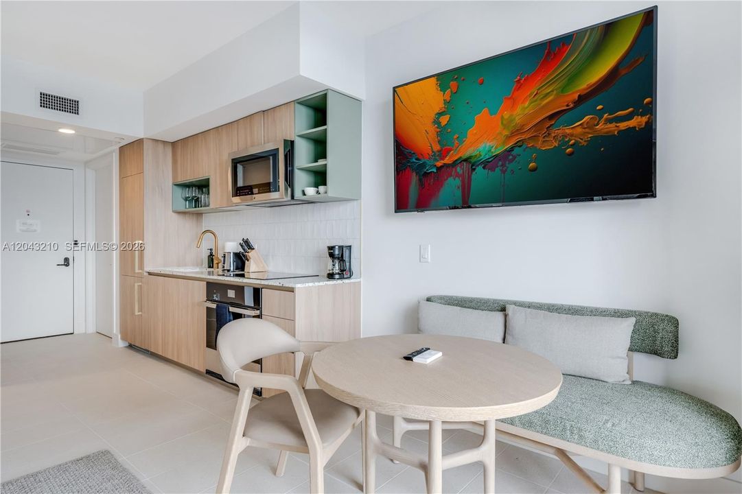 For Sale: $450,000 (0 beds, 1 baths, 367 Square Feet)