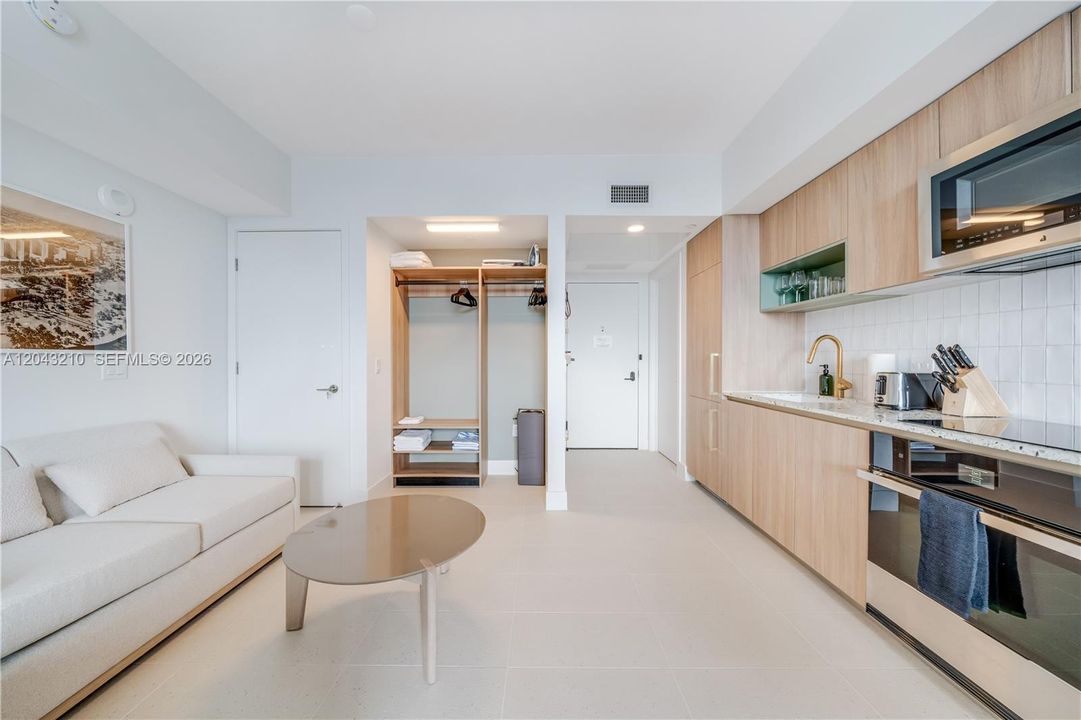 For Sale: $450,000 (0 beds, 1 baths, 367 Square Feet)