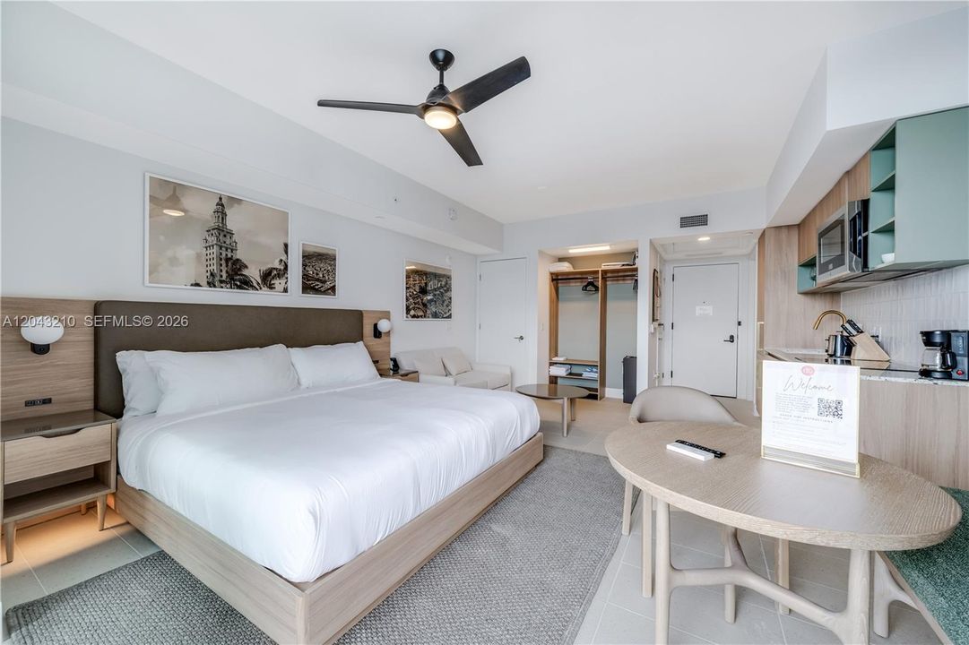For Sale: $450,000 (0 beds, 1 baths, 367 Square Feet)