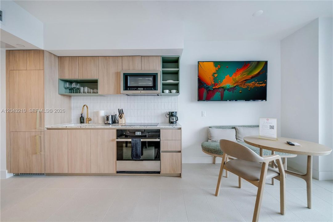 For Sale: $450,000 (0 beds, 1 baths, 367 Square Feet)
