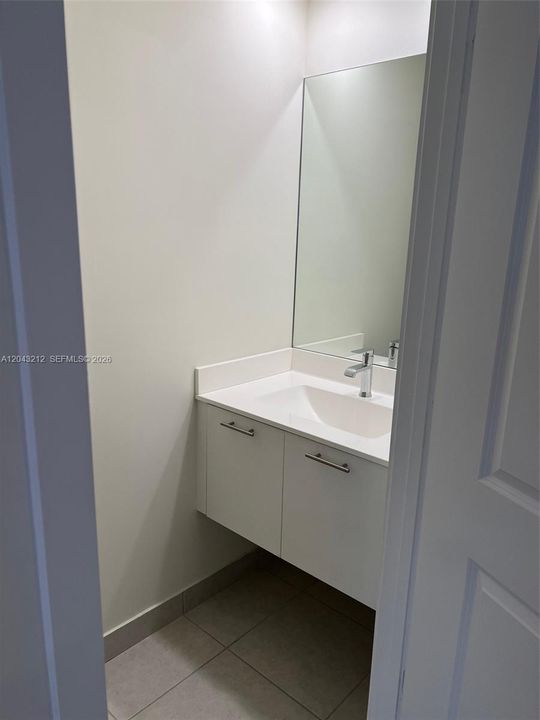 For Rent: $3,200 (3 beds, 2 baths, 1315 Square Feet)