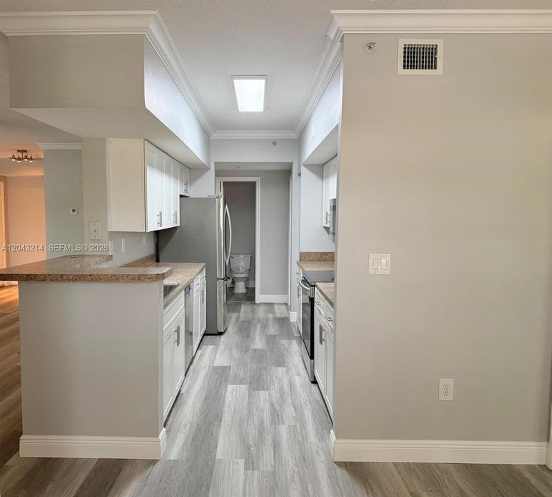 For Rent: $2,700 (2 beds, 2 baths, 1130 Square Feet)