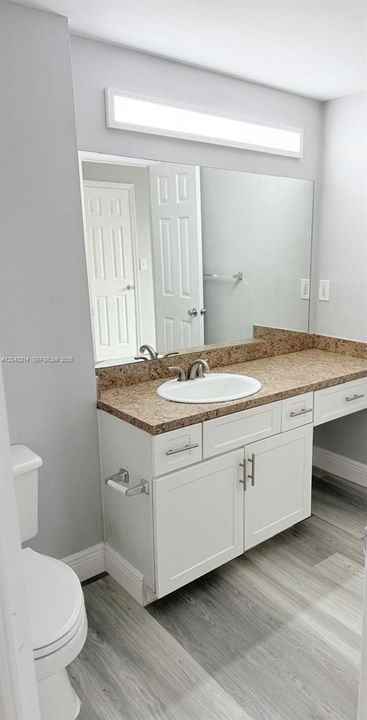 For Rent: $2,700 (2 beds, 2 baths, 1130 Square Feet)