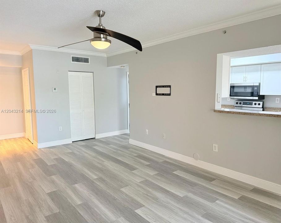 For Rent: $2,700 (2 beds, 2 baths, 1130 Square Feet)