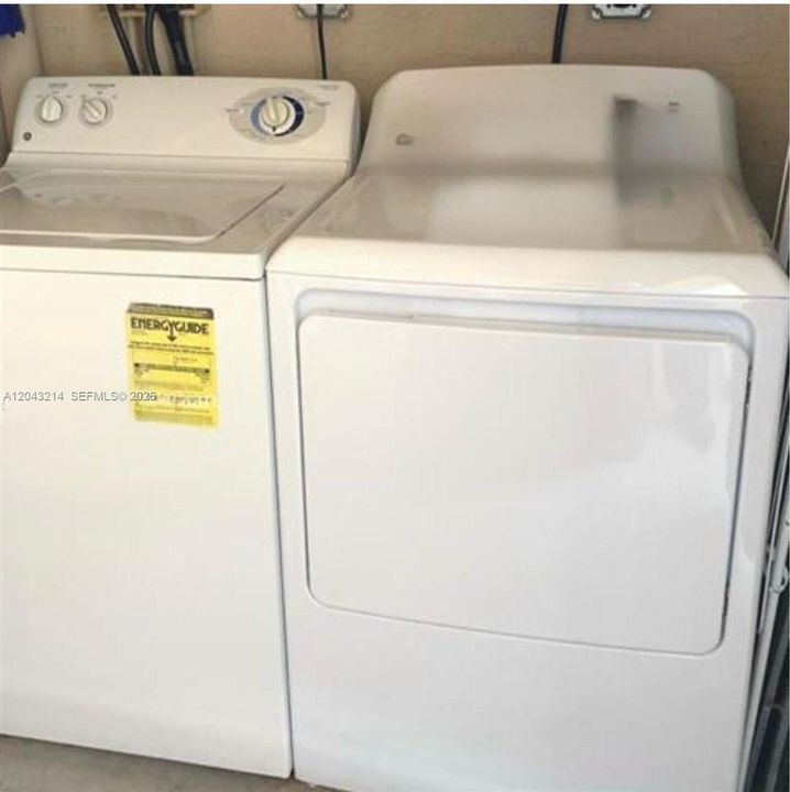 For Rent: $2,700 (2 beds, 2 baths, 1130 Square Feet)