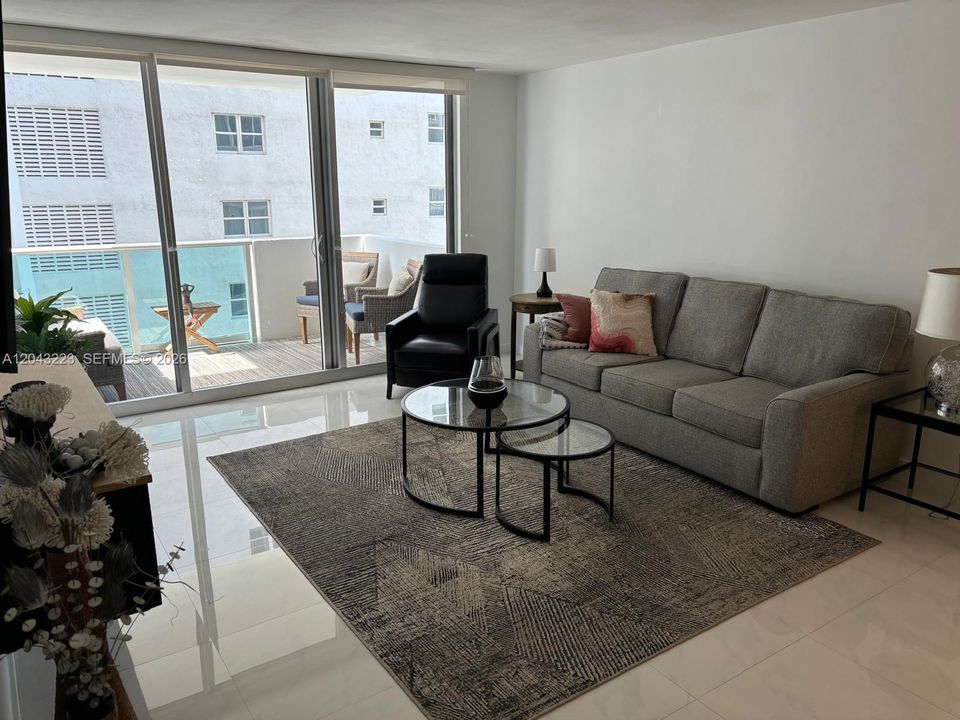 В аренду: $3,450 (1 спален, 1 ванн, 837 Квадратных фут)