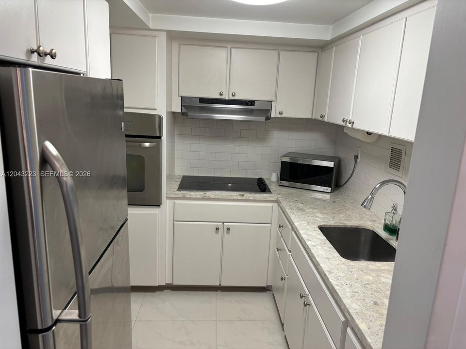 В аренду: $3,450 (1 спален, 1 ванн, 837 Квадратных фут)