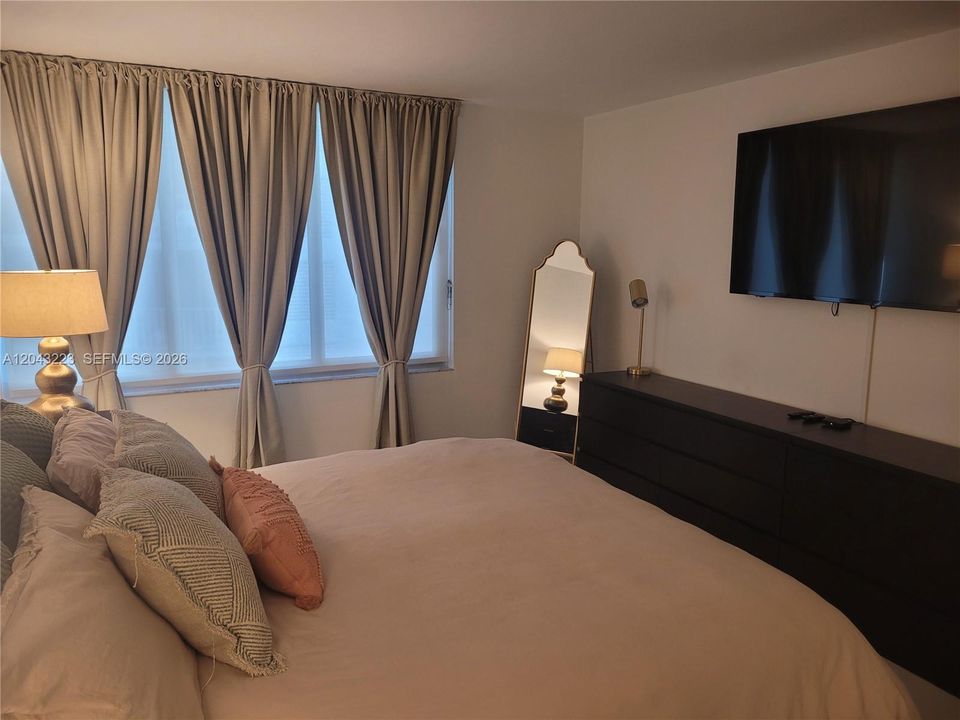 В аренду: $3,450 (1 спален, 1 ванн, 837 Квадратных фут)