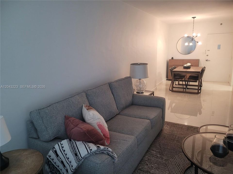 В аренду: $3,450 (1 спален, 1 ванн, 837 Квадратных фут)