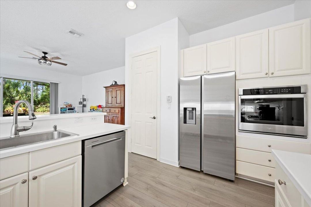 Open Modern Kitchen