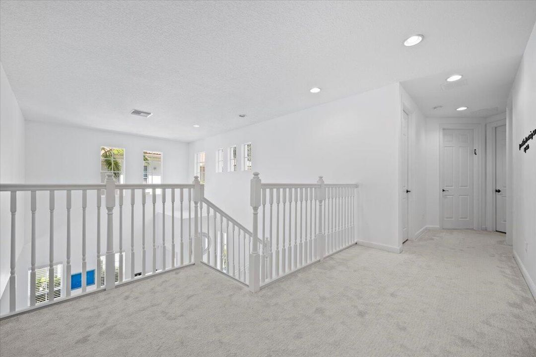 Hallway to 2nd/3rd/4th Bedrooms