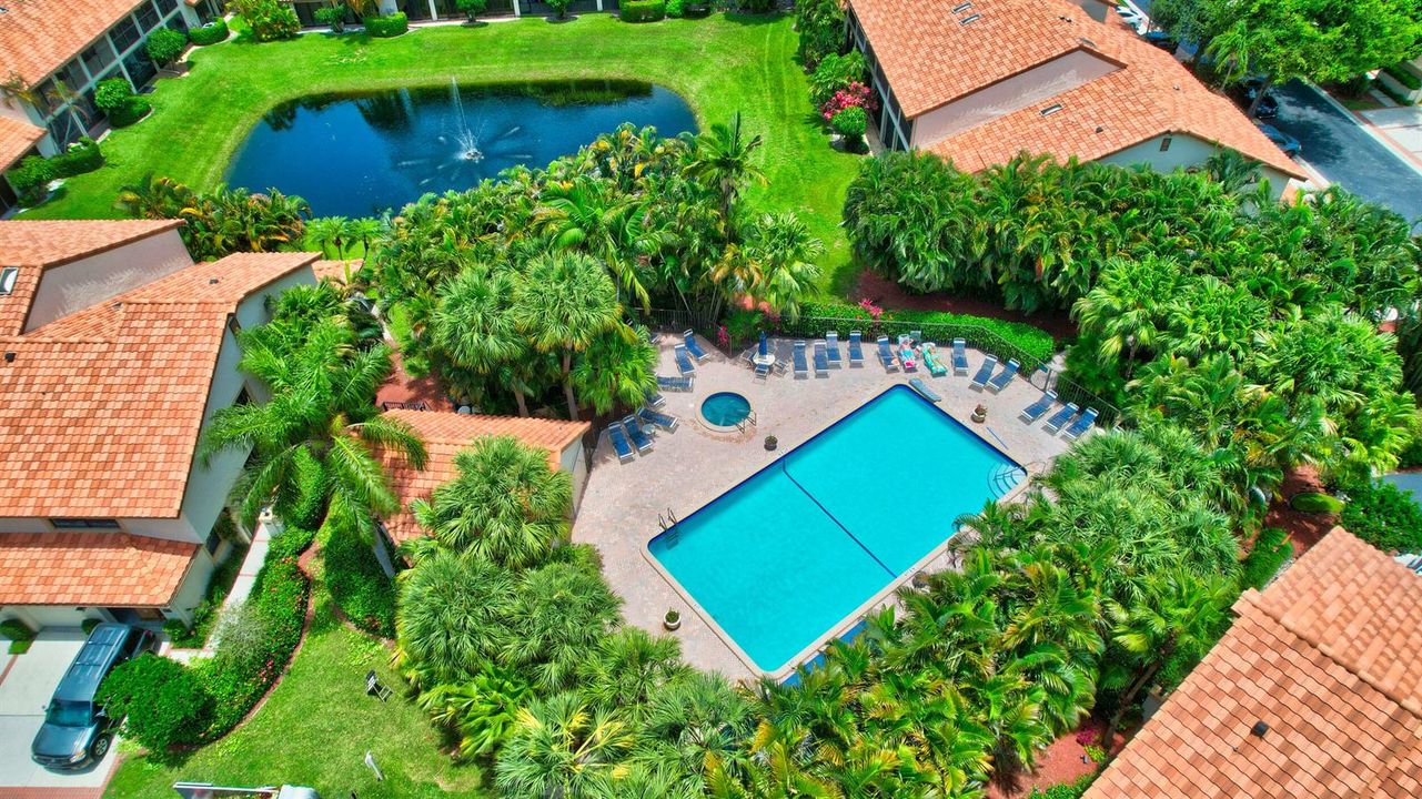 La Mirada community pool