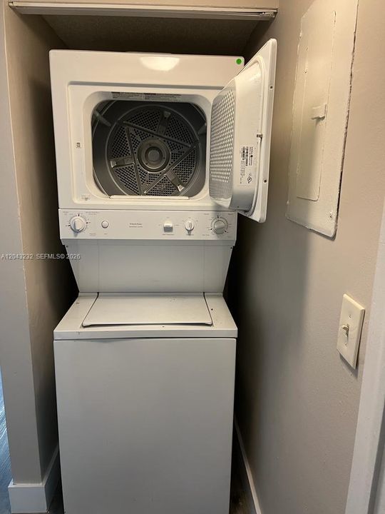 En Venta: $262,000 (3 camas, 2 baños, 1070 Pies cuadrados)