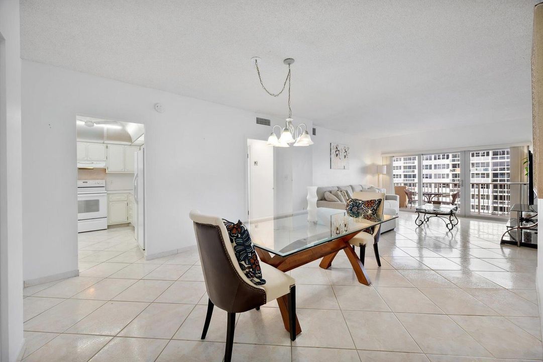 05-1980 S Ocean Dr APT 19A_007