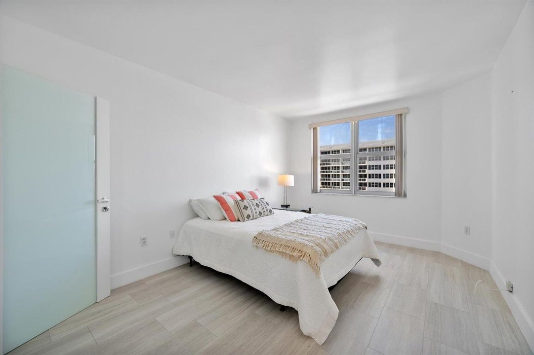 09-1980 S Ocean Dr APT 19A_011